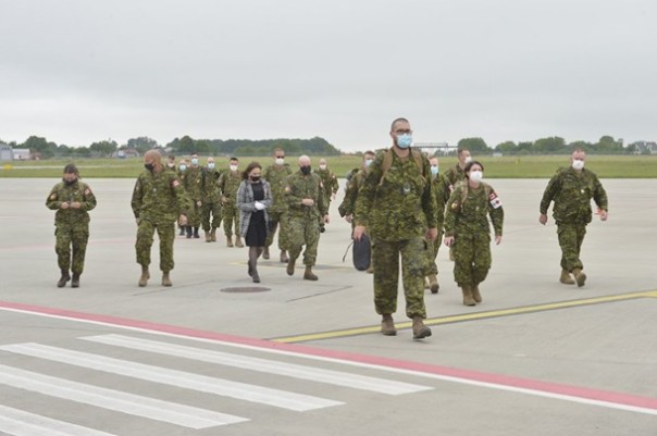 На Украину прибыли 90 канадских военных инструкторов