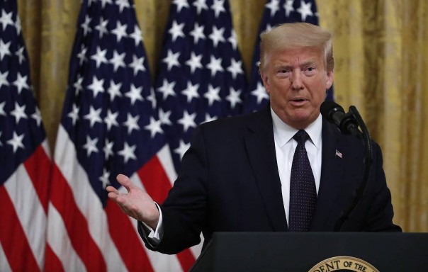 Трамп призвал сажать на год в тюрьму за поджог американского флага