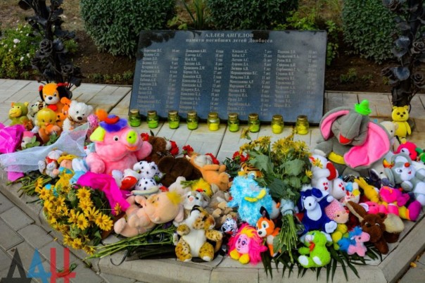 В ДНР показали фильм «Дети Донбасса». Почему Запад по умолчанию выбирает украинский взгляд на трагедию?