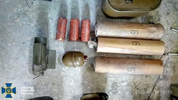 Избушка озвучила масштабы незаконного оборота оружия на Украине