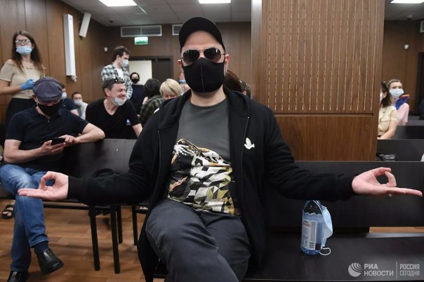 Три года условно для Кирилла Серебренникова за 129 млн рублей - это много или мало? Давайте подумаем