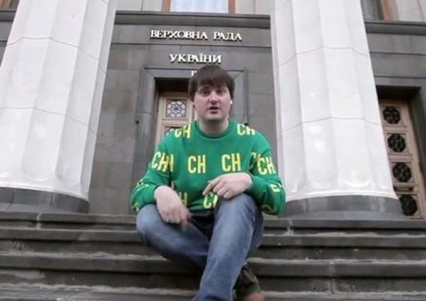 В традициях «Квартала» «слуга народа» зачитал рэп под Радой, объясняя молодёжи законопроект