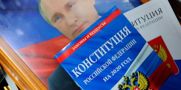 Почему надо голосовать "против" поправок в Конституцию
