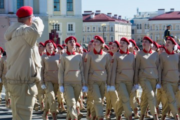 Параду быть: юнармейцы наденут форму для шествия в честь Победы