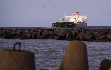 Первый танкер с американской нефтью для Белоруссии прибыл в порт Литвы
