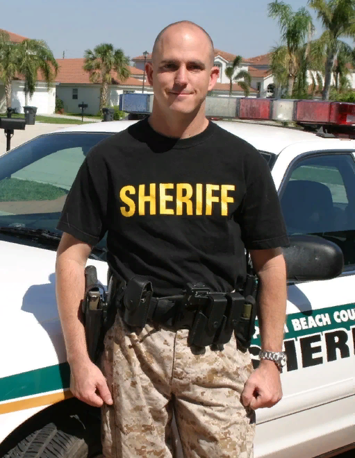 На волю – в Россию: Сбежавший из США полицейский о том, что происходит