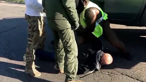 ФСБ перехватила курьеров с 55 килограммами "клубных" наркотиков