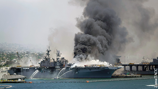 Пожар на гигантском корабле обнажил признаки распада ВМС США