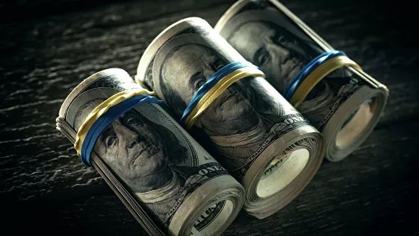 На двух стульях: МВФ объявил доллар угрозой для мировой экономики