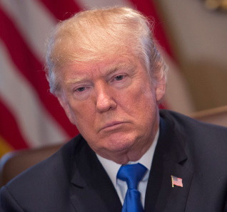 Хьюстон, у вас проблемы: как Трампу спасти кампанию за три месяца