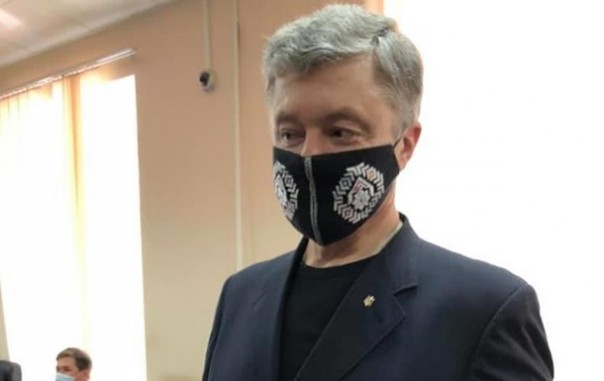 Суд снова отложил решение по Порошенко