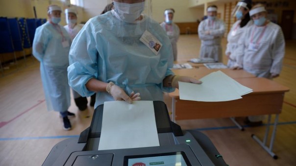 Обработано 42% протоколов: поправки поддерживают 76% россиян