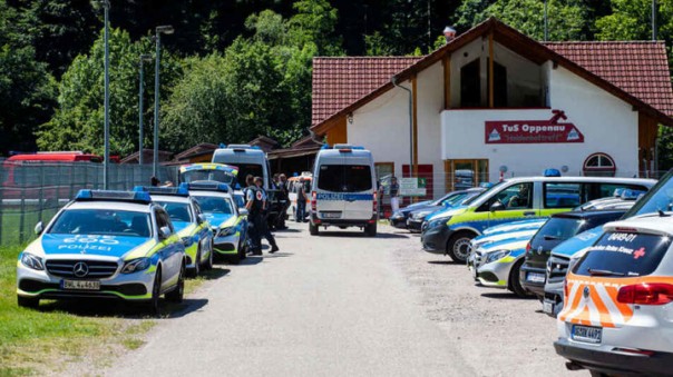 В Германии мужчина с луком и стрелами разоружил наряд полиции