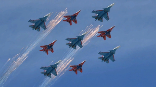 Сумасшедшие русские! Пилотаж российских лётчиков, поразивший мир