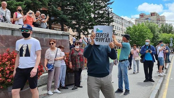 Медики Хабаровска призвали митингующих беречь здоровье: коронавирус еще опасен