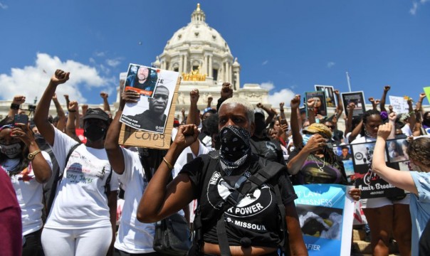 Самосбывающийся прогноз раздора и хаоса для Америки