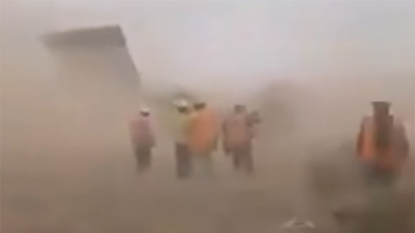 Мы строили, строили и наконец построили...  В США ураган "Ханна" обрушил часть стены с Мексикой