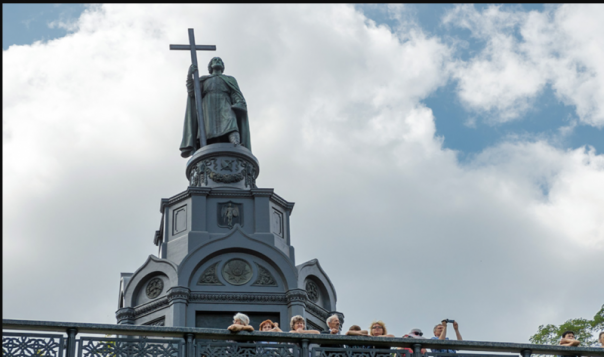 Офис Зеленского собрался строить европейскую Украину с помощью тысячелетнего импульса, полученного от князя Владимира