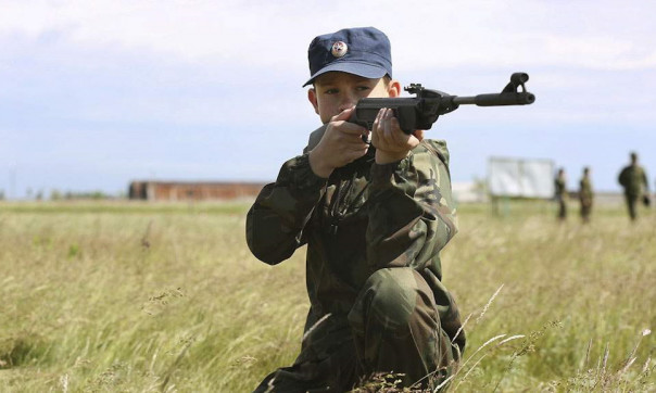 Дети и оружие: как безопасно обучить ребёнка стрельбе