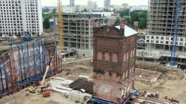 В Москве историческое здание передвинули с места, на котором оно простояло больше 100 лет