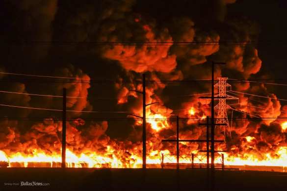 Огненный апокалипсис в США: полыхает одно из крупнейших химпроизводств в мире