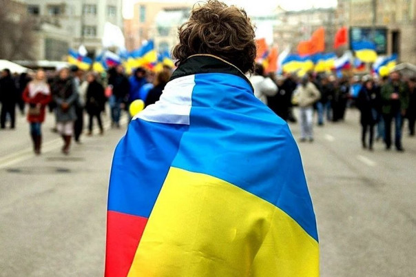 Россияне, братья, свергайте власть! Потом я научу вас собирать клубнику в Польше