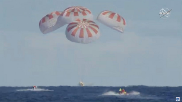 Crew Dragon приводнился в Мексиканском заливе
