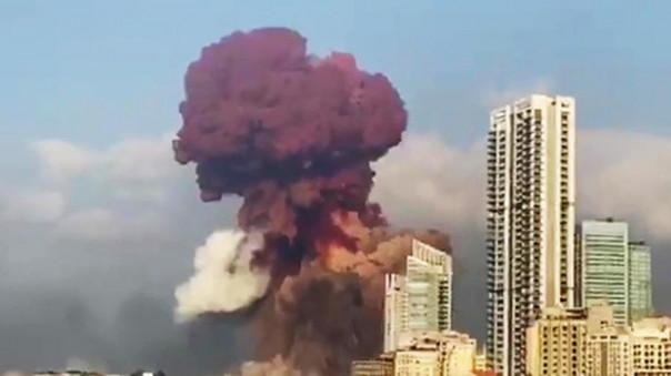 Премьер-министр Ливана назвал причину взрыва в Бейруте