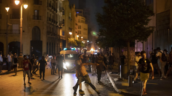 В Бейруте прошел первый после взрыва массовый протест населения