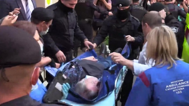 Ефремов покинул палату, но заседание по его делу все равно перенесли