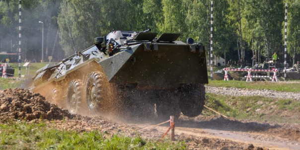 Костромской дрифт: в России оборудовали полигон для экстремального вождения бронетехники