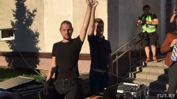 В Минске снова задержали любителя "Перемен", и не только его