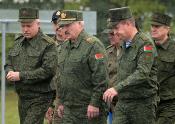 Чешский эксперт: «Белорусские военные предпочитают Россию Лукашенко. На Запад им плевать»