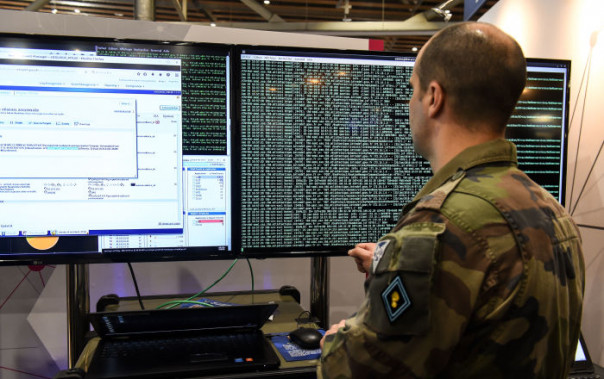 Французского военного заподозрили в передаче секретных документов России