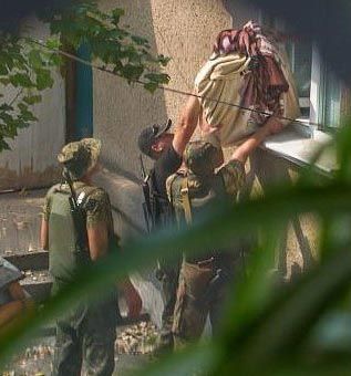 Мародёры в Донбассе