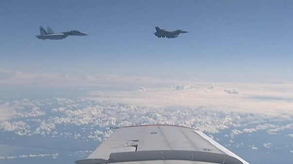 Российские Cу-27 поднимались на перехват американских бомбардировщиков