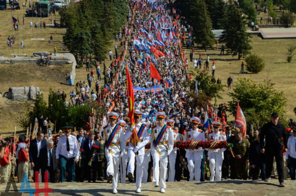 Министерство информации ДНР и студия «ГИС» представляют видеоклип на песню Григория Лепса «Жить»