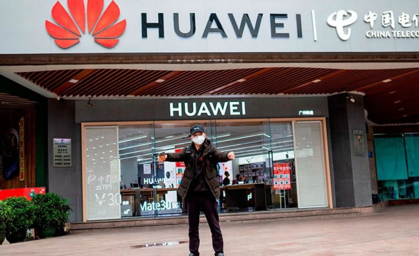 Китай наносит ответный удар в битве за Huawei