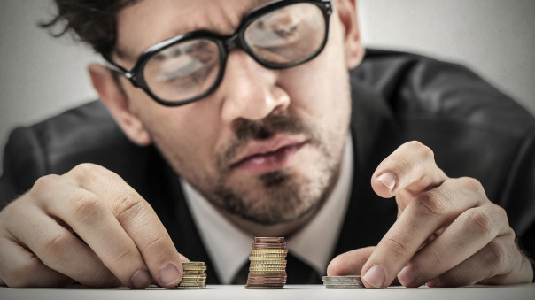 Учесть за 60 минут: в России обсудят введение почасового МРОТа