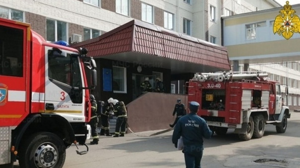Из загоревшейся больницы в Калуге вынесли 49 грудничков