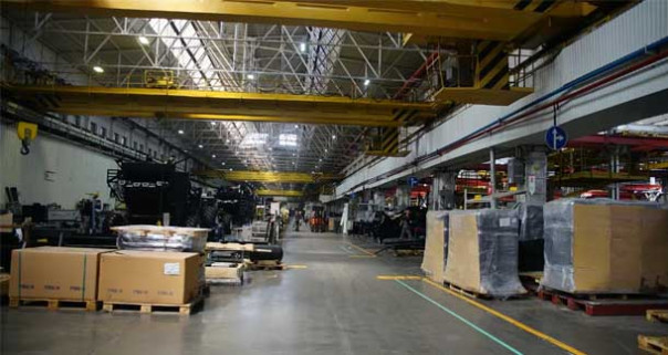 Почему в СССР на Ростсельмаше делали 85 000 комбайнов, а сейчас около 8 тыс. Смотрите на фото — сами все поймёте