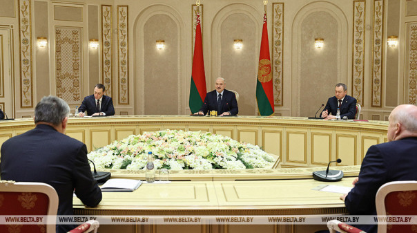 Лукашенко предложил Ленинградской области построить совместный терминал в морском порту