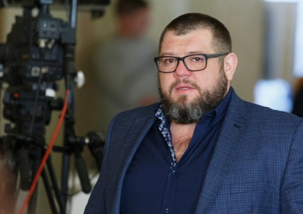 Скандал в партии власти: нардеп из «Слуг народа» поведал о продаже мест в списках монобольшинства