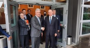 Бездоказательно: демократическая газета New York Times снова усиливает предвыборный конфликт между Москвой и Вашингтоном