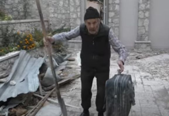 В Степанакерте вновь гремят взрывы. Видео с места обстрела