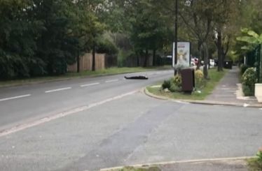 Французская полиция расстреляла мужчину, обезглавившего свою жертву возле школы