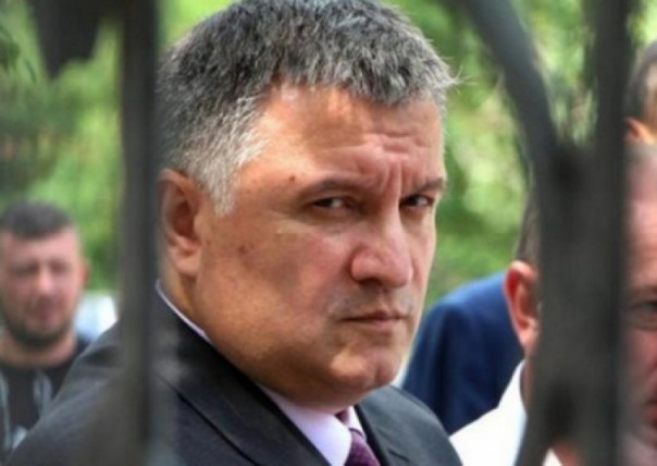 Чтобы избежать увольнения, Аваков делает ставку на «украинский ИГИЛ»