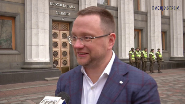 «Слуга народа» предлагает штрафовать телеканалы за отрицание войны с РФ