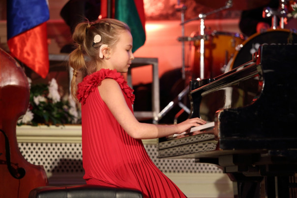 Дети, рожденные глухими, выступят на онлайн-фестивале