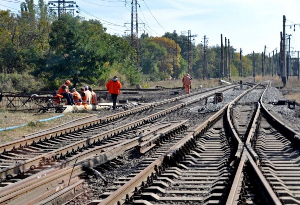 Укрофашисты обстреляли бригаду ремонтников в районе Ясиноватой